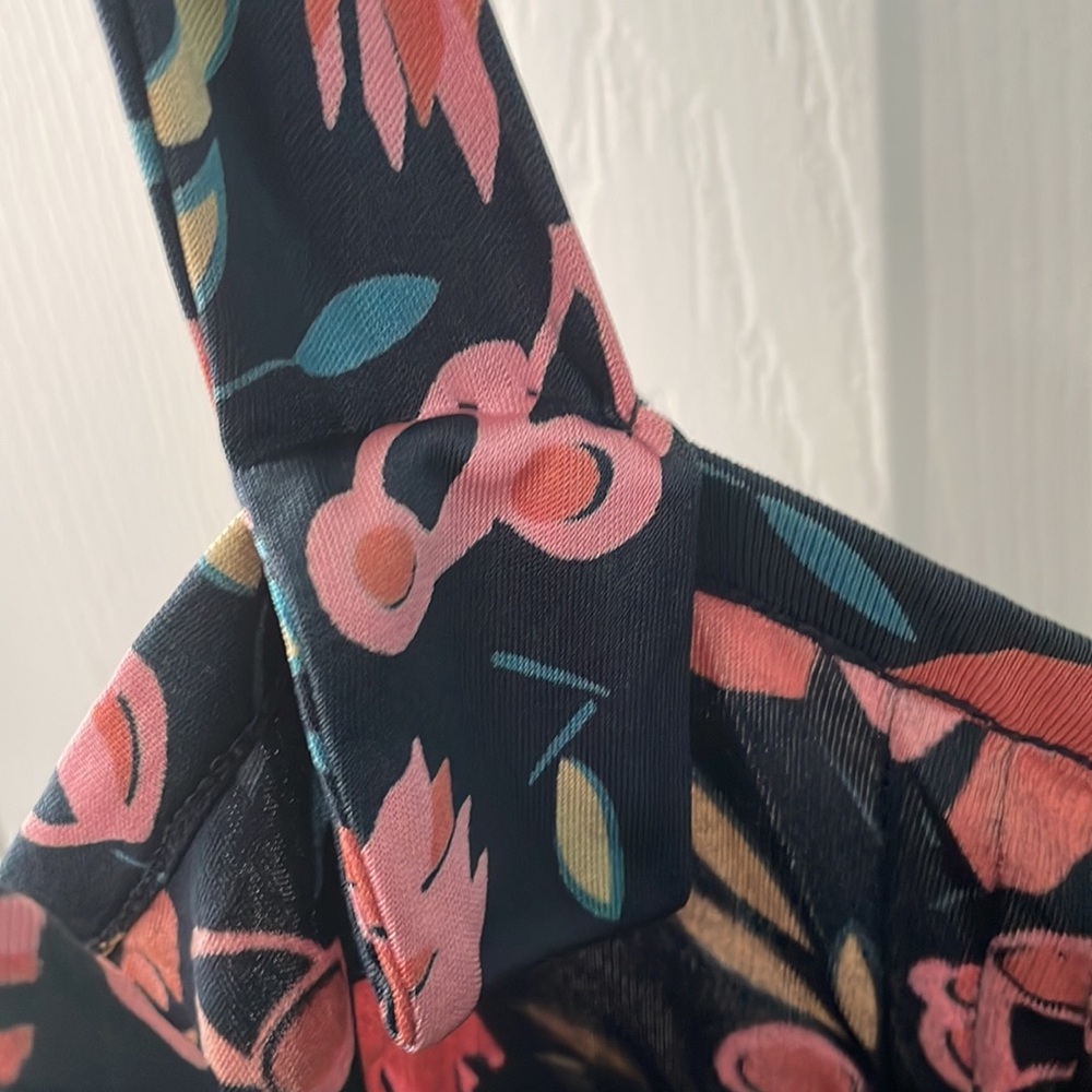 Marc Jacobs silk floral tulip dress altered structured style with button up back - Picture 7 of 11
